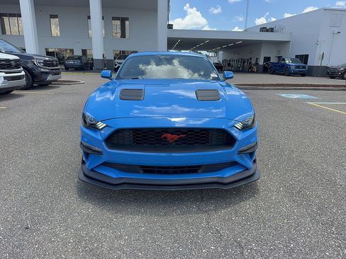 Used 2022 Ford Mustang Coupe RWD image 3