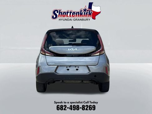 Used 2025 Kia Soul LX w/ LX Technology Package FWD image 7