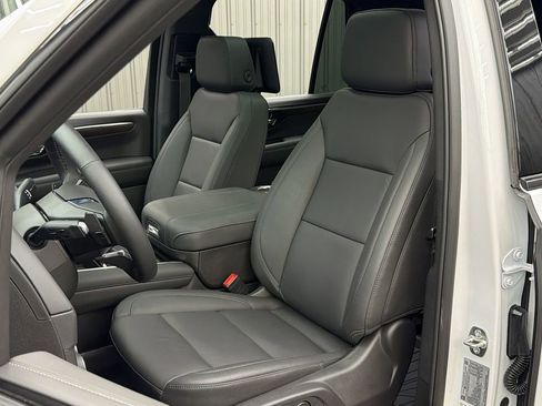 Used 2026 Chevrolet Tahoe Z71 w/ Comfort Package AWD/4WD image 23