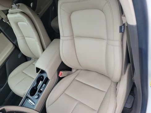 Certified 2024 Lincoln Corsair AWD image 17