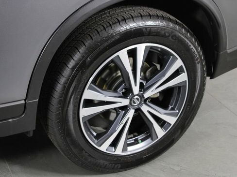 Certified 2020 Nissan Rogue SV w/ Premium Package image 12