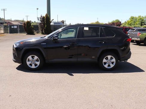 Used 2021 Toyota RAV4 LE AWD/4WD image 8