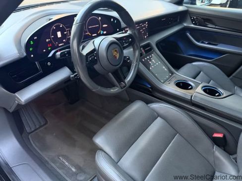 Used 2022 Porsche Taycan image 15