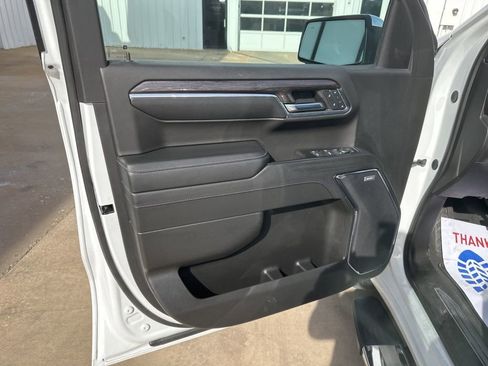 Used 2024 Chevrolet Silverado 1500 LTZ w/ Z71 Off-Road Package AWD/4WD image 6