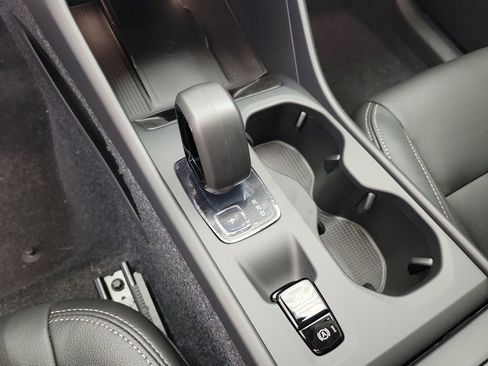 New 2026 Volvo XC40 B4 Core image 31