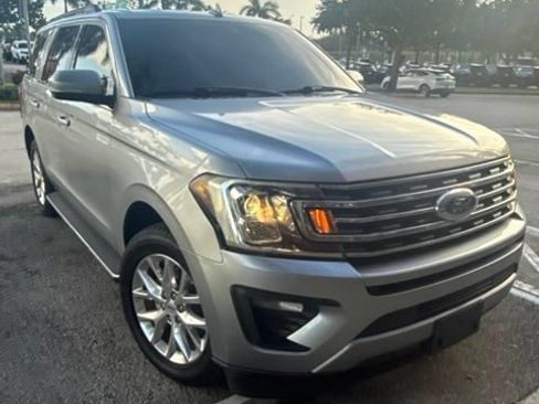 Used 2020 Ford Expedition XLT w/ Equipment Group 202A RWD image 2