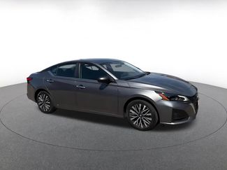 Used 2025 Nissan Altima 2.5 SV FWD video 2