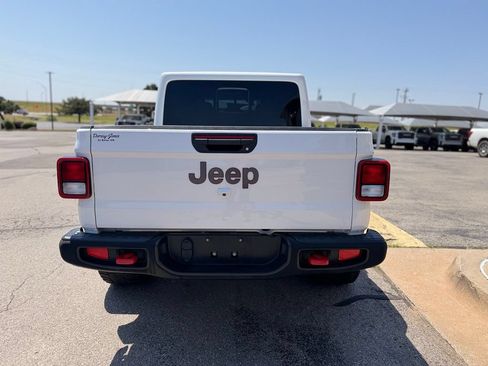 Used 2023 Jeep Gladiator Rubicon w/ Cold Weather Group AWD/4WD image 5