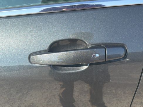 Used 2020 Chevrolet Equinox LT FWD image 10