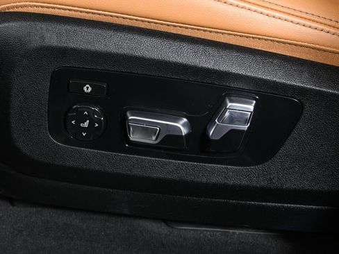 Certified 2023 BMW X7 xDrive40i w/ Premium Package image 28