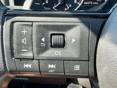 Used 2023 Nissan Rogue SV image 18