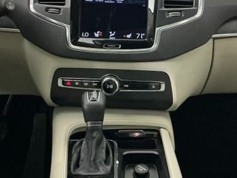 Used 2020 Volvo XC90 T5 Momentum FWD image 12