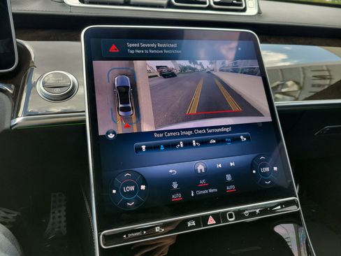 Used 2021 Mercedes-Benz S 500 4MATIC image 23