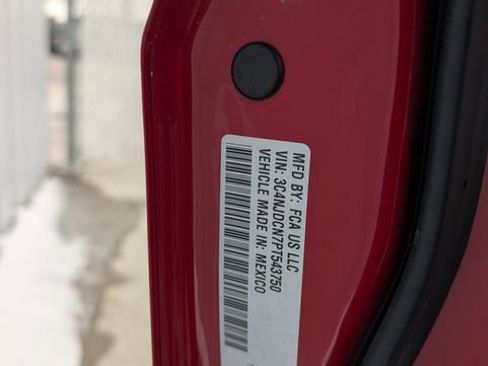 Used 2023 Jeep Compass Limited image 39