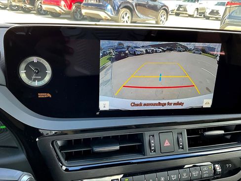 Certified 2025 Lexus ES 300h w/ Premium Package image 26