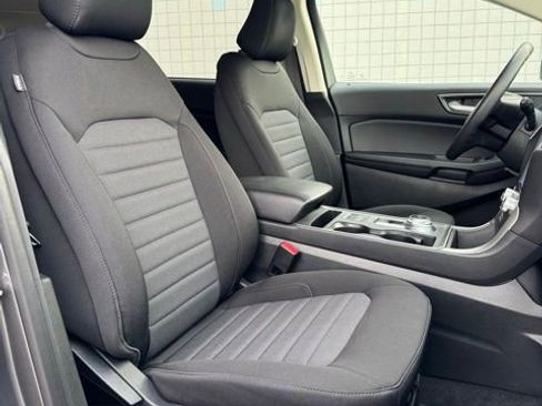 Certified 2024 Ford Edge SE w/ Black Appearance Package image 24