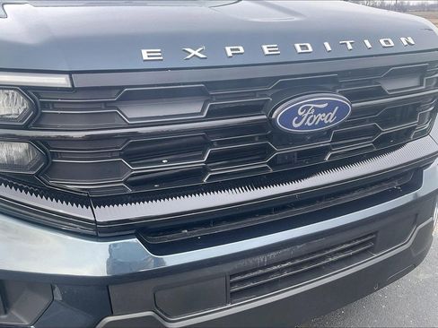 Used 2025 Ford Expedition Active image 27