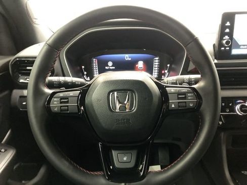 Used 2025 Honda Pilot Black Edition image 16