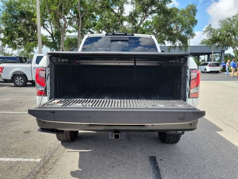Used 2024 Nissan Titan PRO-4X w/ Pro-4x Convenience Package AWD/4WD image 10