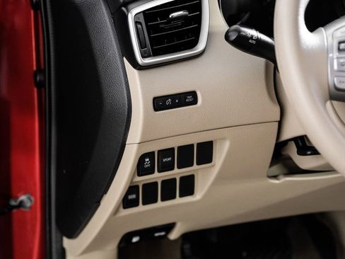 Used 2015 Nissan Rogue SV image 26