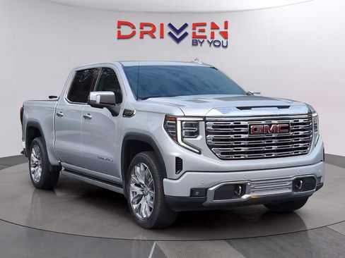 Used 2022 GMC Sierra 1500 Denali w/ Denali Reserve Package image 8
