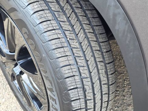 Used 2022 Toyota Highlander XLE image 13