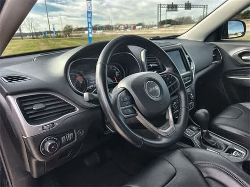 Used 2021 Jeep Cherokee Latitude Lux w/ Comfort/Convenience Group image 15