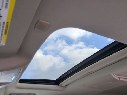 Used 2017 Chevrolet Suburban LT w/ LT Signature Package image 19