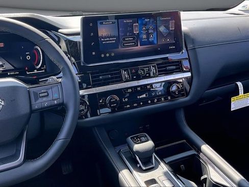 New 2026 Nissan Pathfinder SL FWD image 6