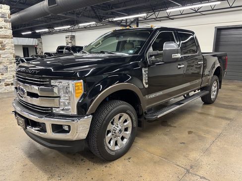 Used 2017 Ford F250 Lariat w/ Chrome Package AWD/4WD image 3