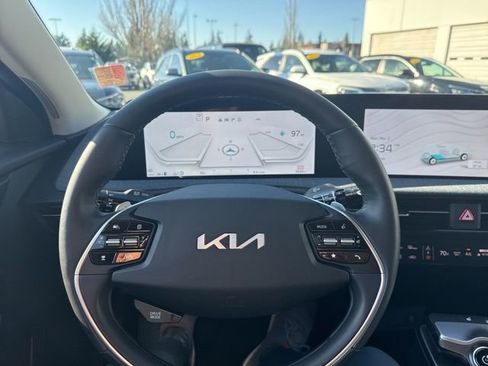 Certified 2024 Kia EV6 Light image 18