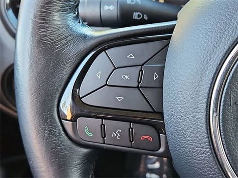 Used 2018 Jeep Renegade Altitude w/ Advanced Technology Group image 23