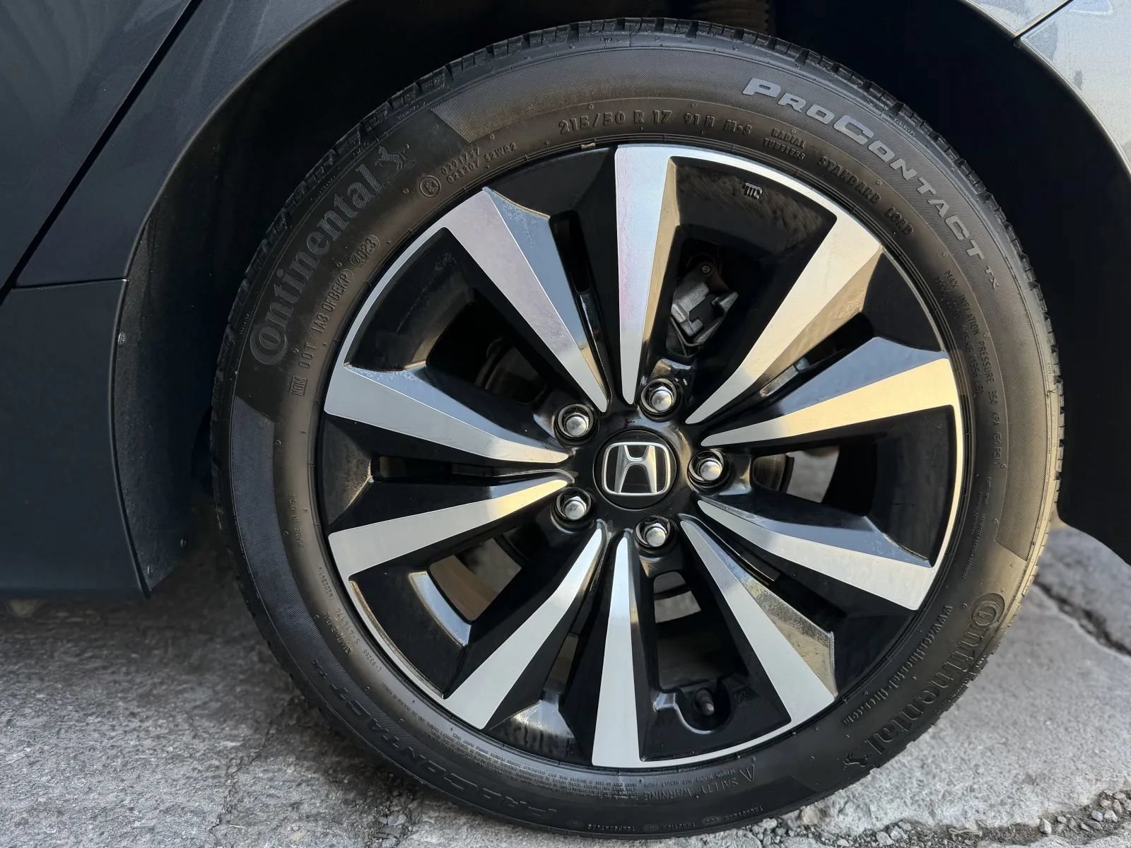 Used 2024 Honda Civic EX-L image 39