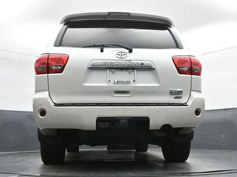 Used 2017 Toyota Sequoia Platinum AWD/4WD image 40