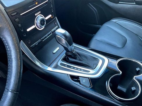 Used 2018 Ford Edge Titanium image 17