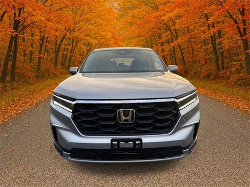 Used 2025 Honda Pilot EX-L image 2