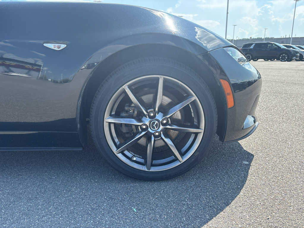 Used 2018 MAZDA MX-5 Miata RF Grand Touring RWD image 12