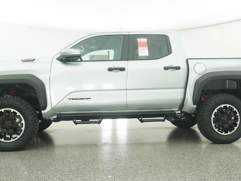 New 2026 Toyota Tacoma TRD Off-Road AWD/4WD image 10