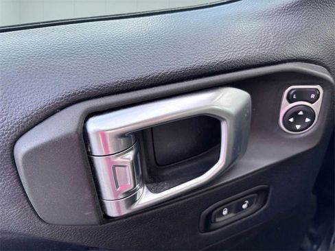 Used 2019 Jeep Wrangler Unlimited Sahara image 13