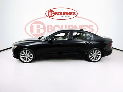 Used 2020 Volvo S60 T6 Momentum image 8