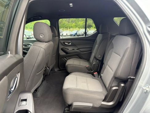 Used 2023 Chevrolet Traverse LT FWD image 26