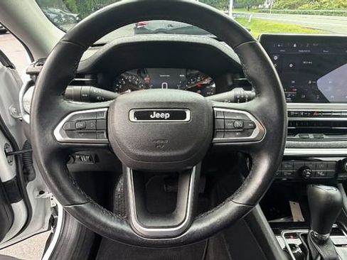 Used 2022 Jeep Compass Latitude AWD/4WD image 22