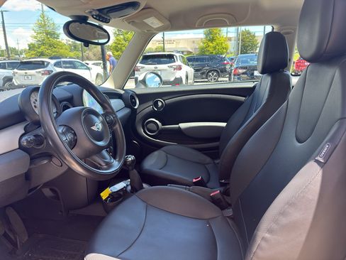 Used 2011 MINI Cooper Hardtop FWD image 9