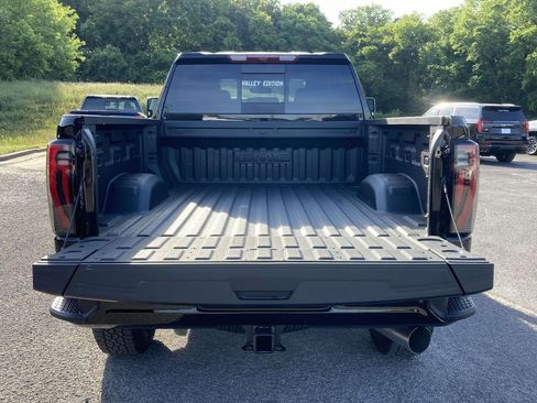 New 2026 GMC Sierra 3500 AT4 w/ LPO, Black Badging Package AWD/4WD image 11