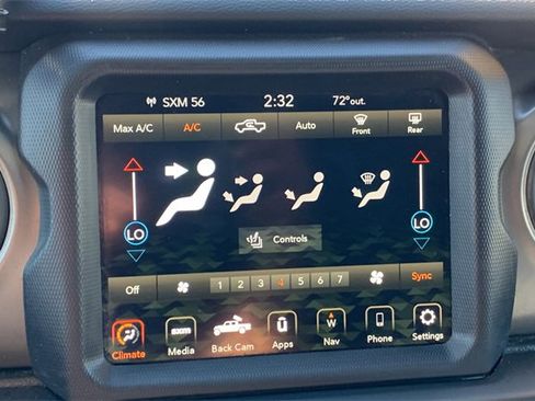 Certified 2022 Jeep Gladiator Willys image 29