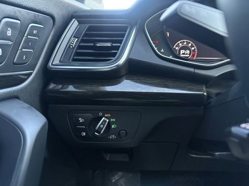 Used 2018 Audi Q5 2.0T Premium Plus w/ Premium Plus Package image 24