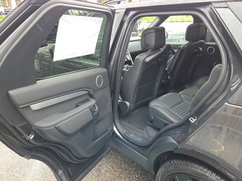 New 2026 Land Rover Discovery Limited Edition image 15