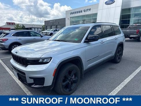 Used 2023 Jeep Grand Cherokee L Altitude AWD/4WD image 3