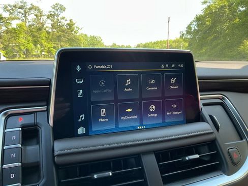 Used 2022 Chevrolet Suburban Z71 w/ Z71 Off-Road Package AWD/4WD image 18