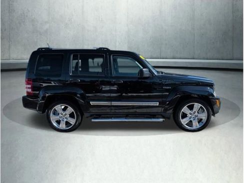 Used 2012 Jeep Liberty Limited Jet w/ Chrome Accents Group image 6